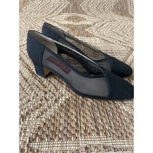 VTG. VANELI 90s style Black Block Heel Mesh solid Toe SZ 7 CBK minimalist